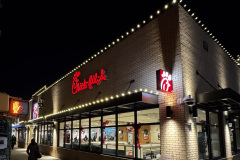 ChickFilA_BronxNY_HolidayLighting_3b